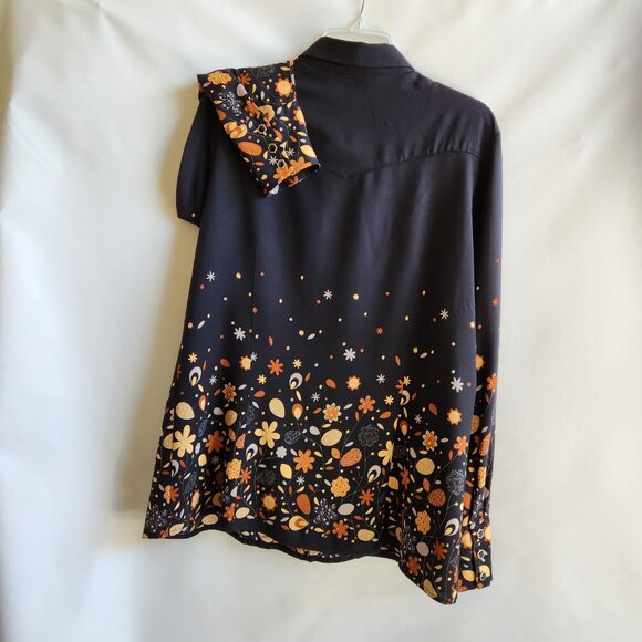 Roper Western Black Floral Print Blouse with Silver and Black Snaps - Picture 2 of 7